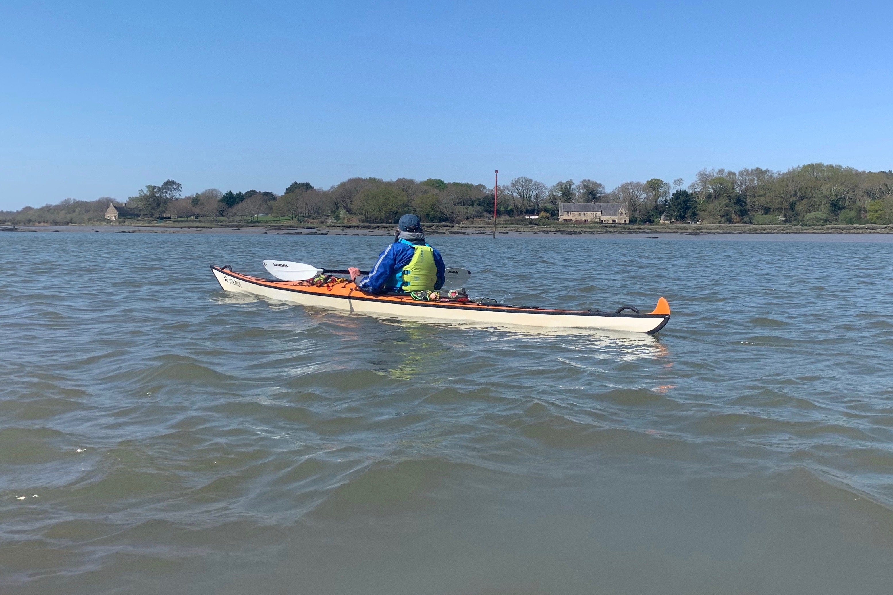 Kayak sur le bras de Plougoumelen.jpg