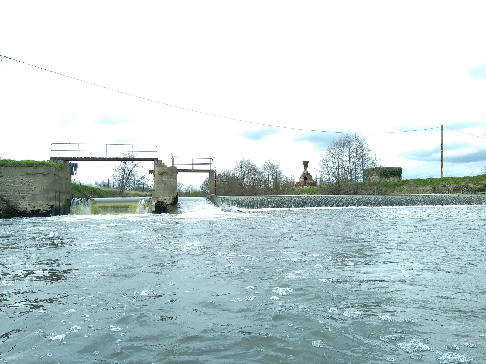 Barrage aval et fours à chaux.jpg