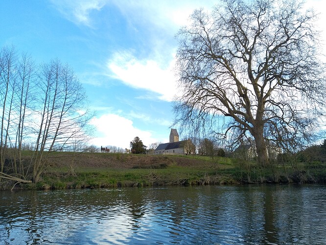 Église et chevaux.jpg
