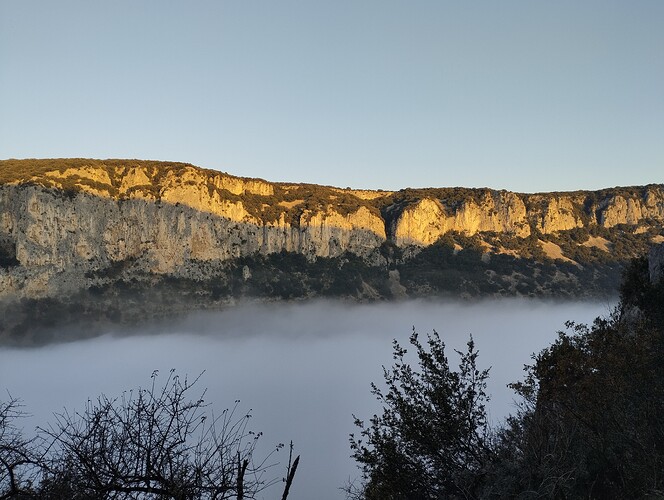 La brume et le lever du soleil !!!.jpg