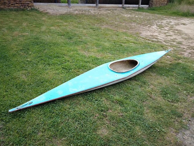 kayak slalom.jpg