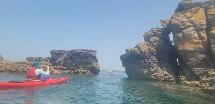 Françoise dans Les Haches, pointe nord des Ebihens, 24 06 26